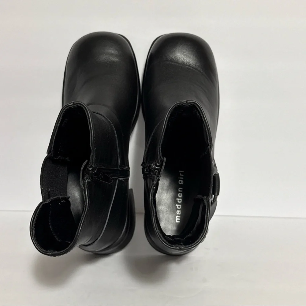Girls 5M Black Ankle Boot With Zipper by Madden Girl NWT